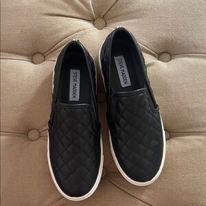 Steve Madden Black Quilted Loafers